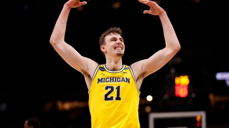 本场比赛主 本场比赛主